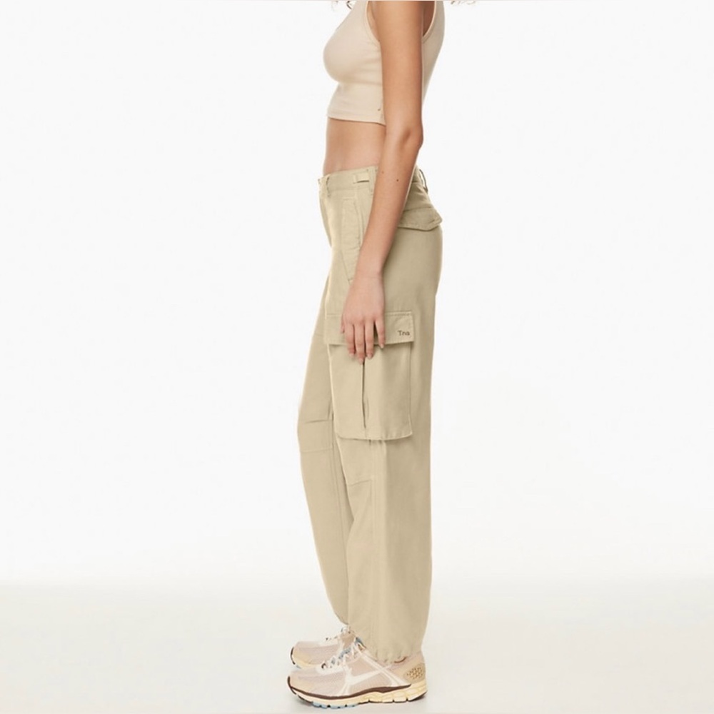 Aritzia TNA Surplus Division Supply Cargo Pants in beige, size 4 - Picture 3 of 15